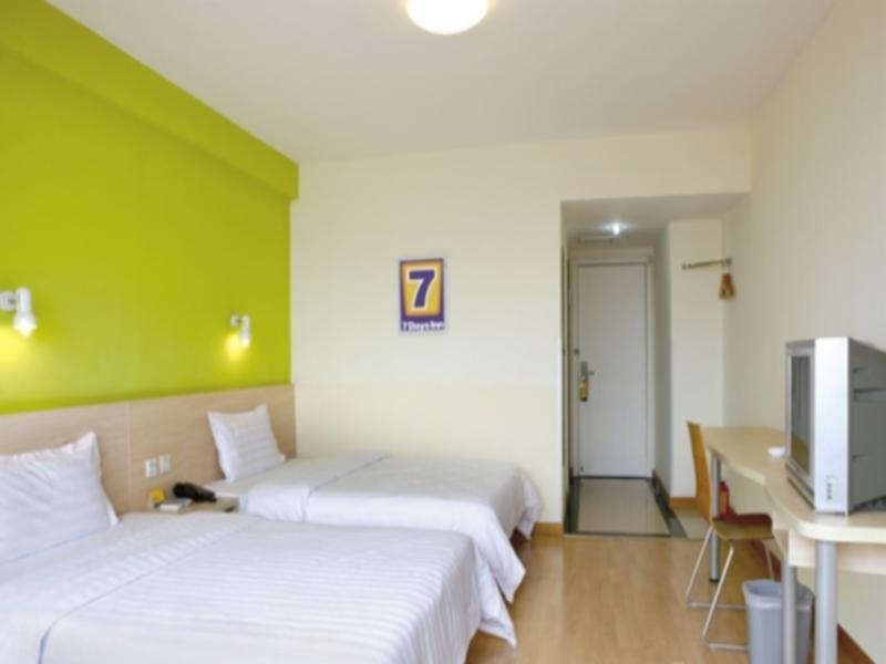 7Days Inn Guangzhou Gangding Longkou XI Road กวางโจว ภายนอก รูปภาพ